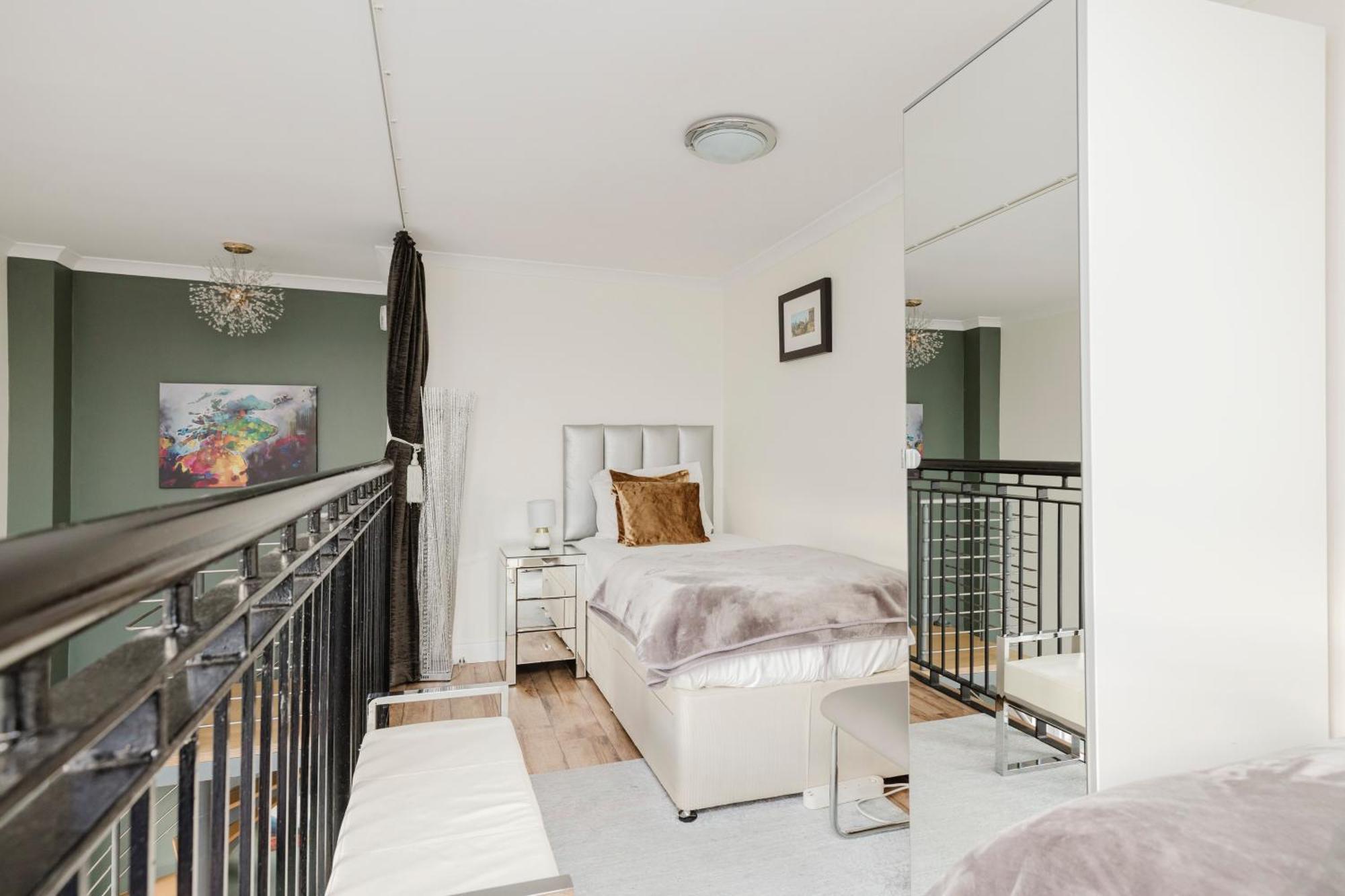 Joivy Stylish Apartment With Balcony In Old Town Édimbourg Extérieur photo