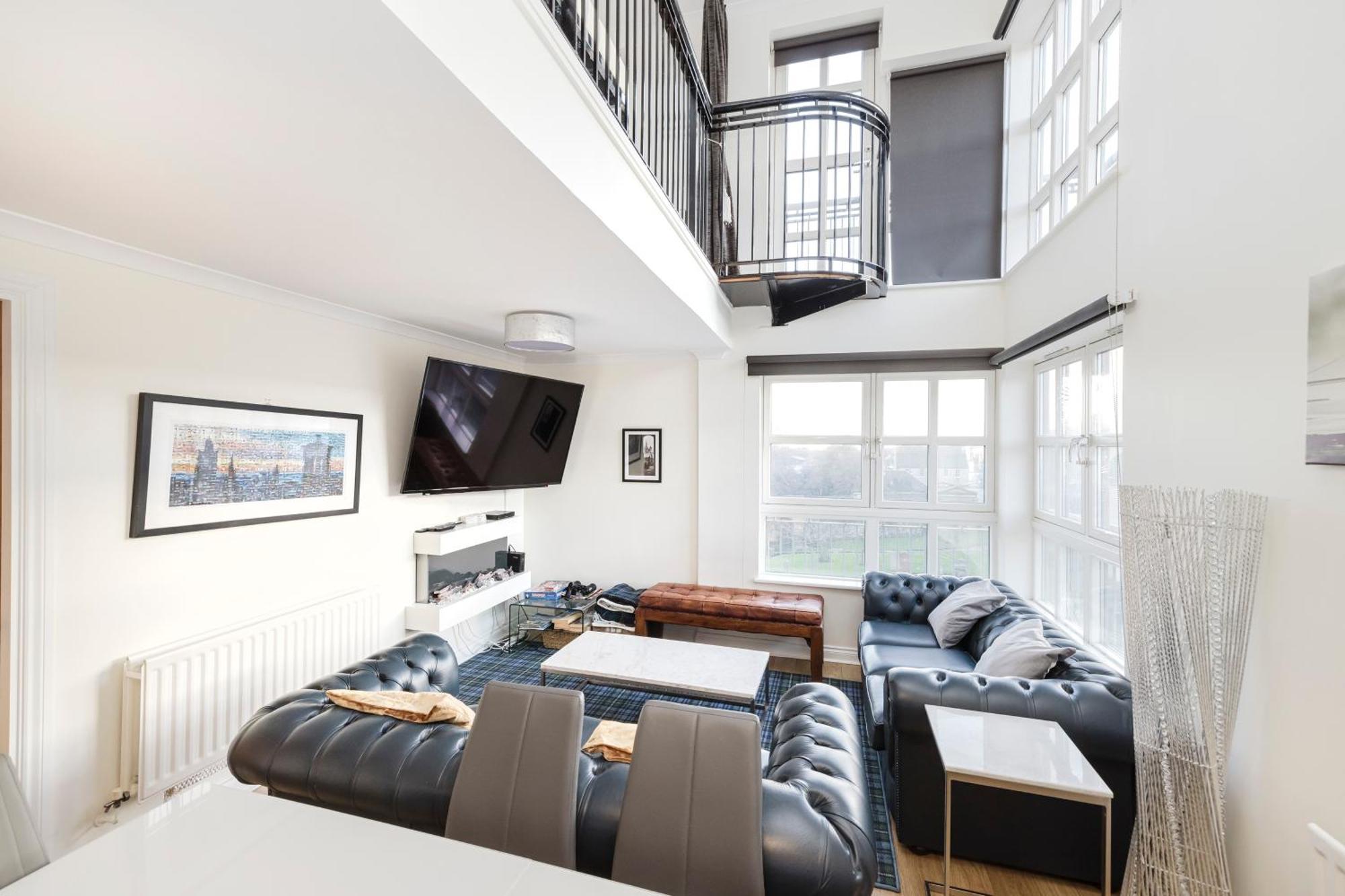 Joivy Stylish Apartment With Balcony In Old Town Édimbourg Extérieur photo