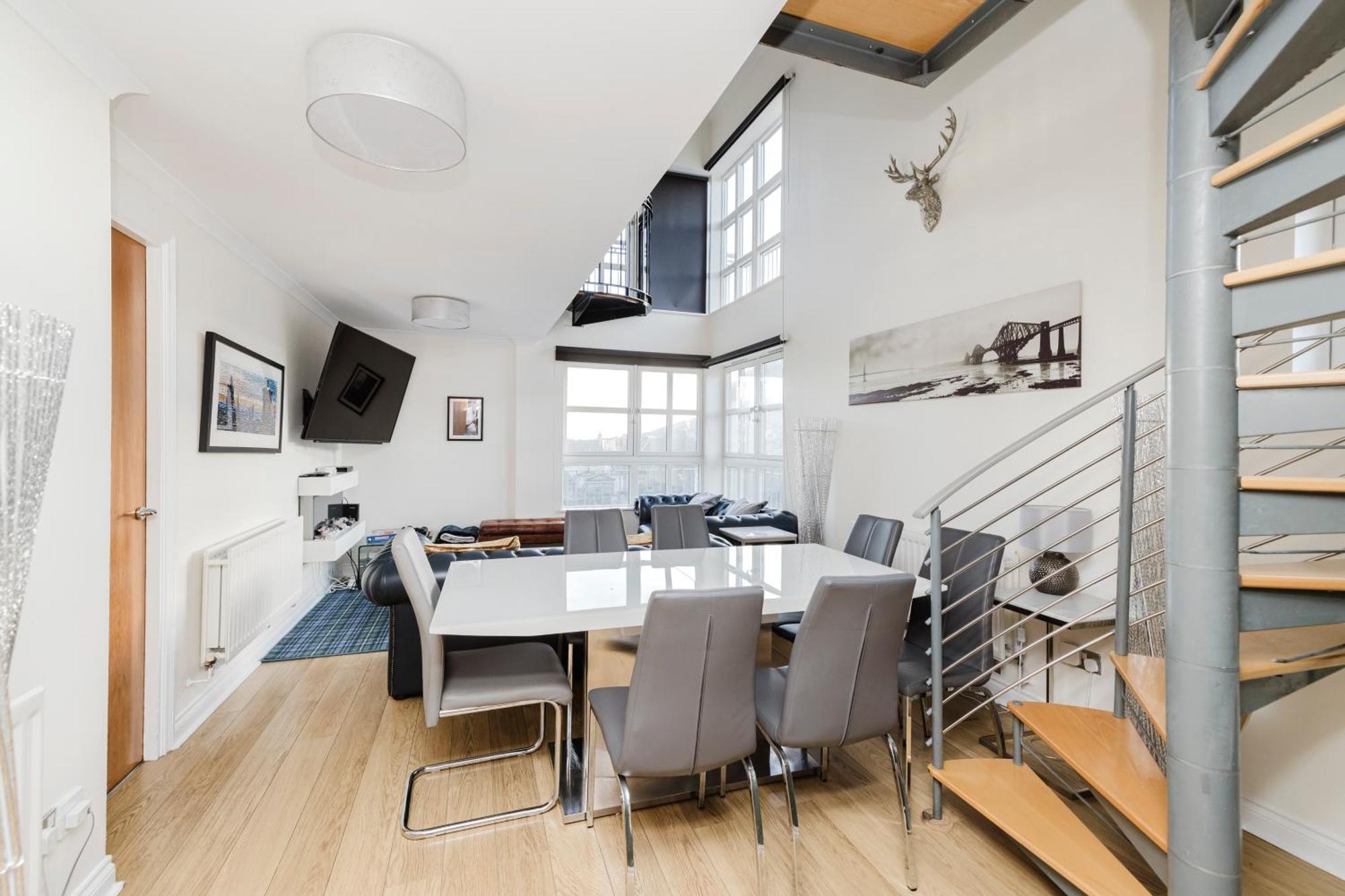 Joivy Stylish Apartment With Balcony In Old Town Édimbourg Extérieur photo