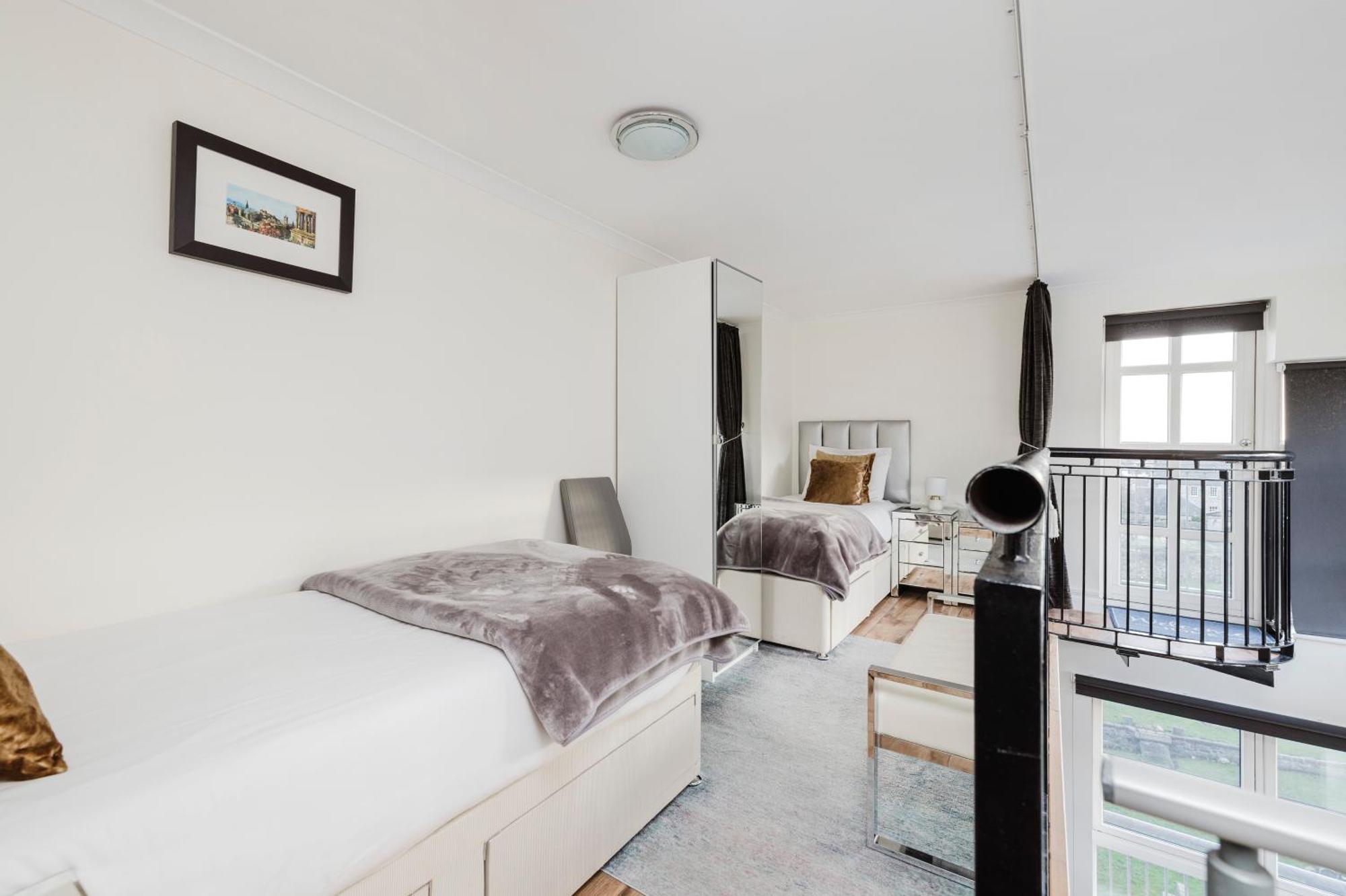 Joivy Stylish Apartment With Balcony In Old Town Édimbourg Extérieur photo